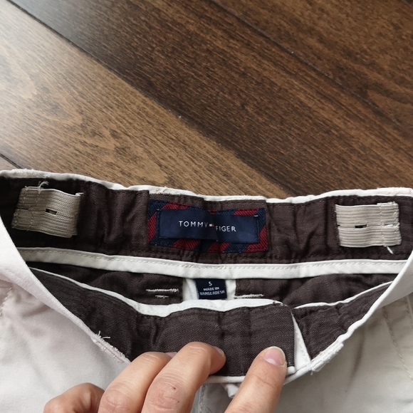 Tommy Hilfiger shorts for boys size 5 - Picture 5 of 11